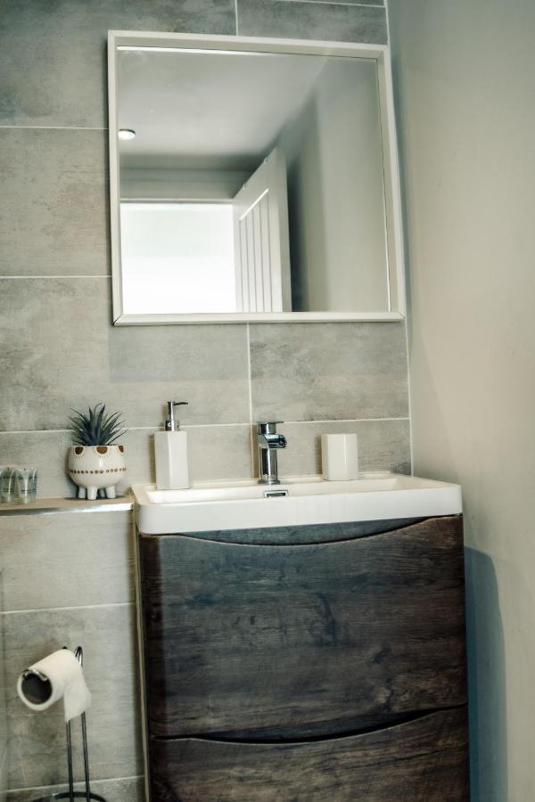 Apartments Dealhouse 4 Huddersfield Bagian luar foto